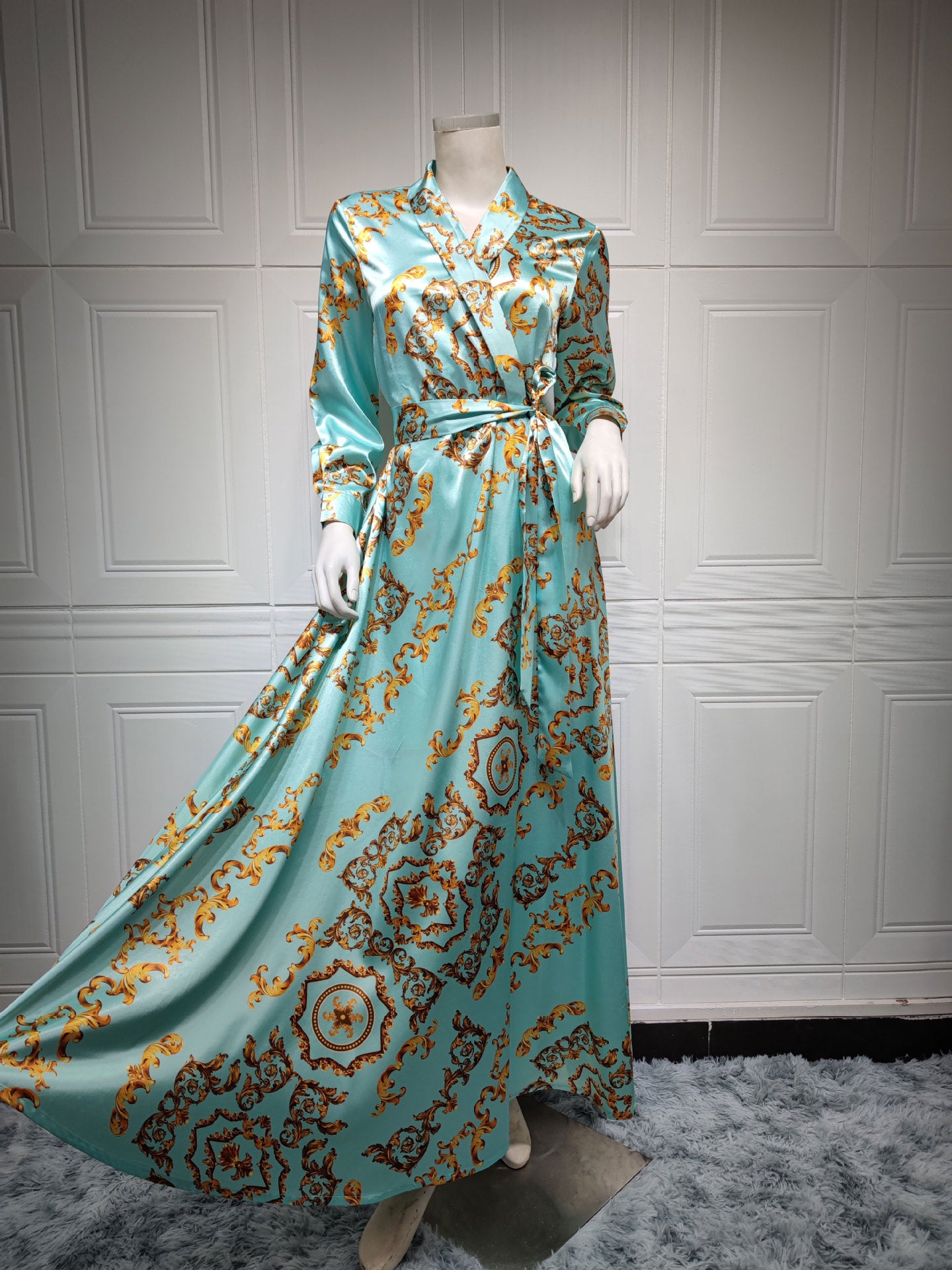 Luxury Fashion Traditional Modest  Dubai Abaya
